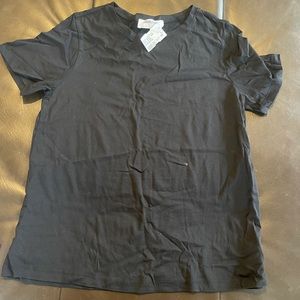 Double zero scoop neck T-shirt with tags